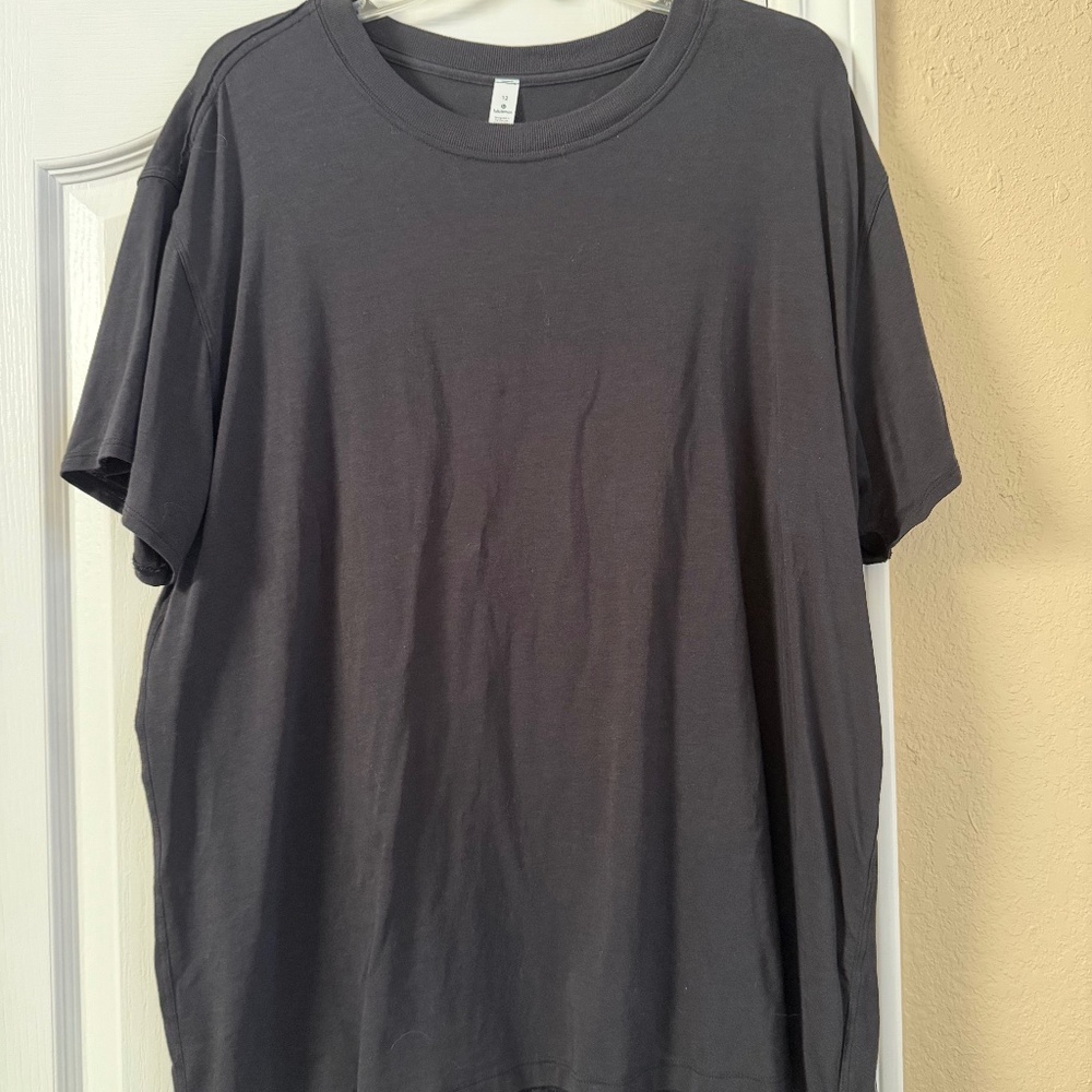 Lululemon women's tee